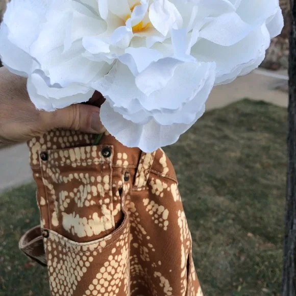 Free People Pumpkin Spice, Sexy Stretch Jeans with Exotic Print. - Picture 16 of 16